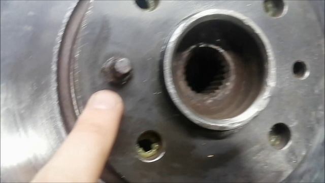 Перебрал и собрал передние поворотные кулаки для снегоболотохода из мотоколяски СЗД смотреть онлайн