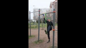 Выход силой на турнике с помощью резинки