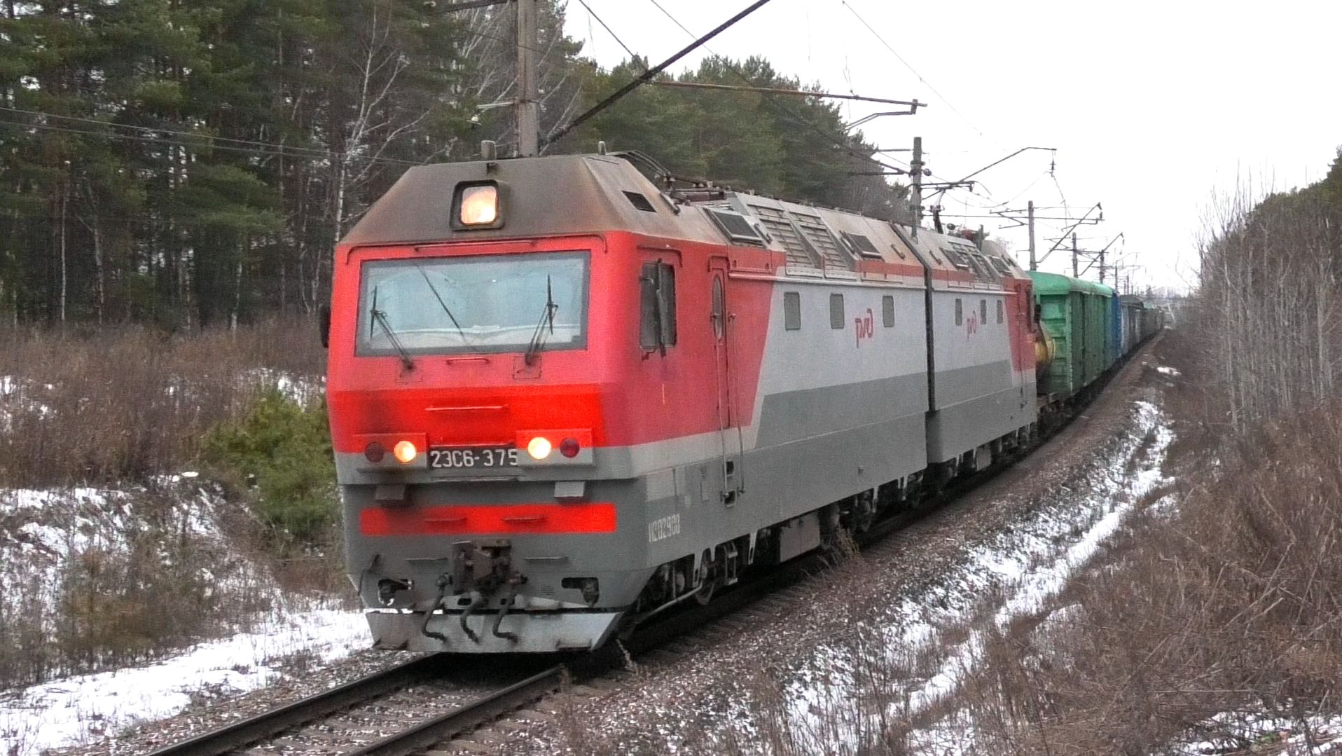 2ЭС6-375 "Синара" с грузовым поездом смотреть онлайн