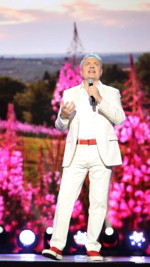 Песня Года: Как упоительны в России вечера • Александр Добронравов | Золотая коллекция фестиваля 🎶