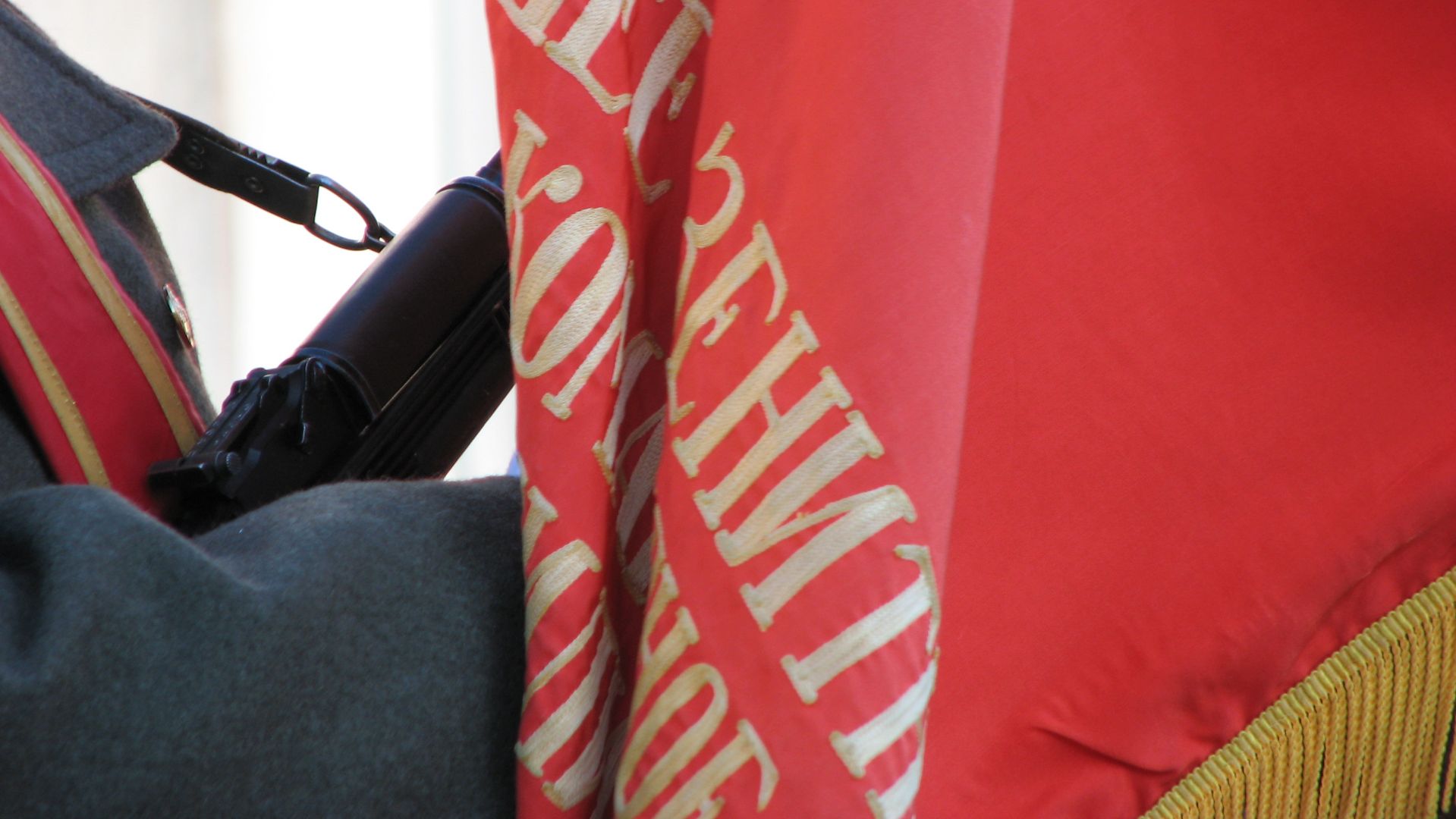 Оренбургская зенитка. Прощание со знаменем училища смотреть онлайн