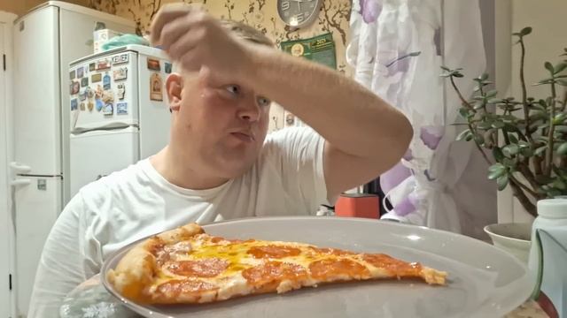 МУКБАНГ ПИЦЦА ПЕППЕРОНИ ЛИЦЕМЕРНЫЕ ЛЮДИ смотреть онлайн