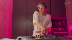 Lauraloove - Melodic House Mix 2025 – The Best Emotional & Energetic Set