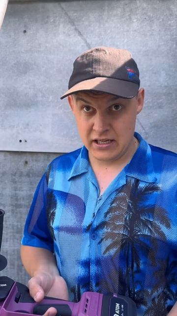 БАТЯ И ЖАДНЫЙ СОСЕД😂#shorts смотреть онлайн