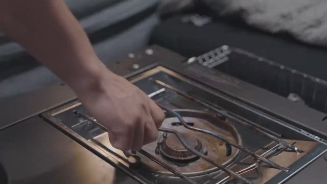 Кемпинг под проливным дождём с собакой . Двухкомнатная надувная палатка . Гром и молния ASMR смотреть онлайн