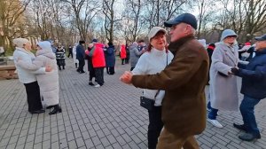 6.12.25г... "У КАССЫ ВОКЗАЛА"...