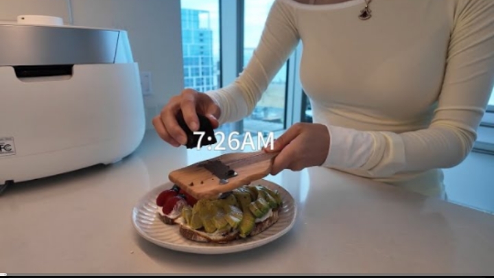 Дневники жизни в одиночестве | Утренняя рутина, болтовня и фейерверки