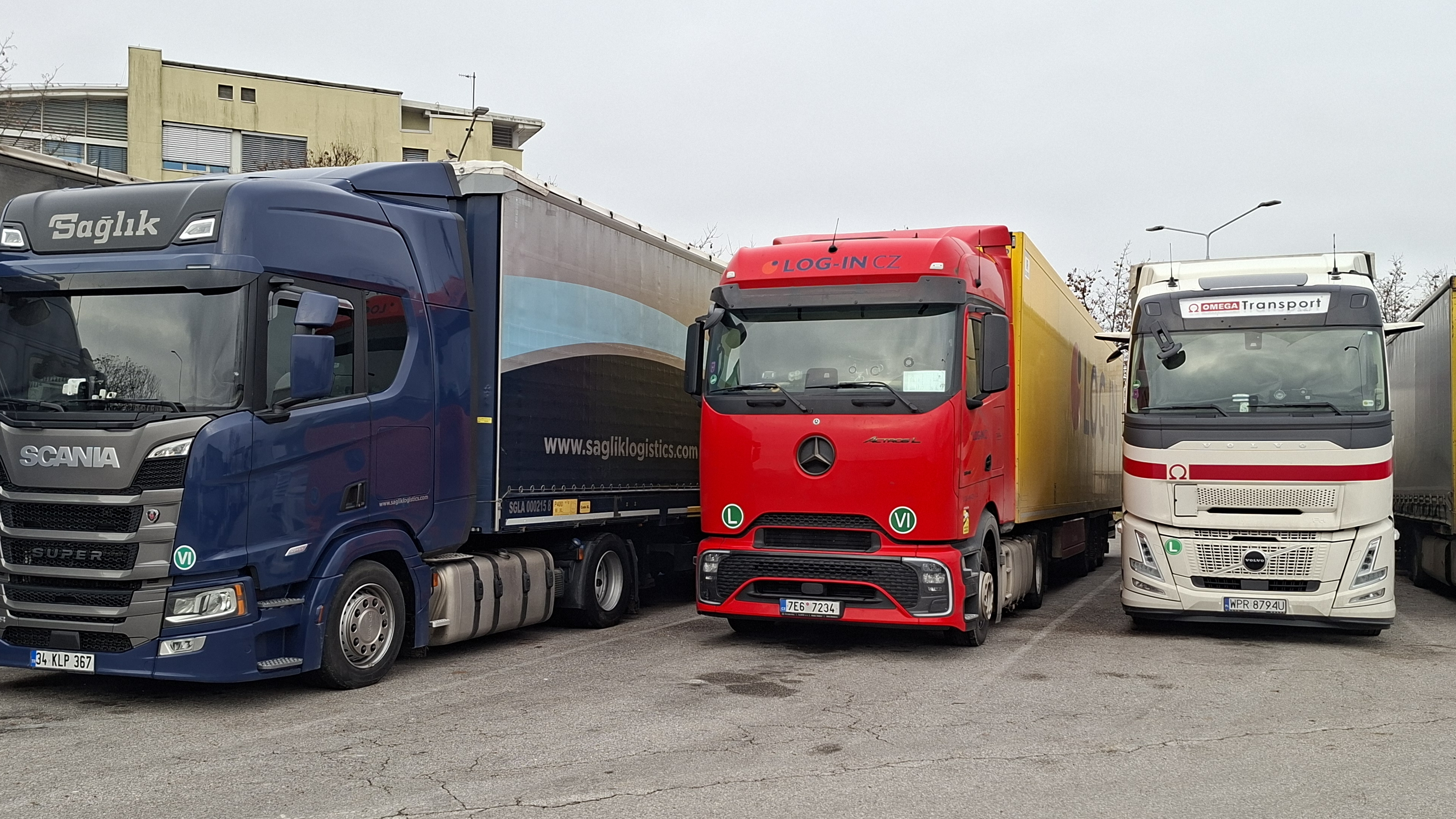 ЕВРОПА ДАЛНОБОЙ! Великая тройка марок тягачей: SCANIA, MERCEDES, VOLVO. За кого голосуем? ))