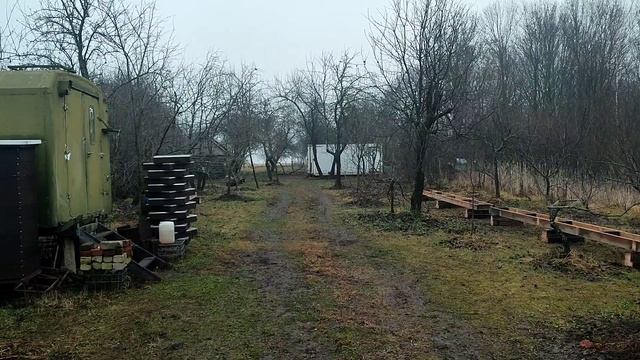 Экскурсия на пасеку (как зимуют пчёлы тёплой зимой) 06.12.2025 смотреть онлайн