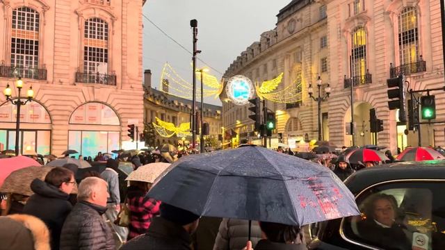 САМЫЕ ДОРОГИЕ МАГАЗИНЫ 💰 Лондон и его лучшие рождественские огни смотреть онлайн