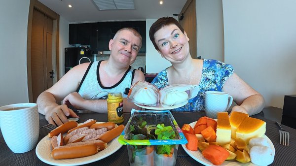 Мукбанг на меня напал дикий ЖОР! Пробуем НОВУЮ НЕОБЫЧНУЮ еду в Таиланде! Рады ЗИМОВКЕ Паттайя? Обед