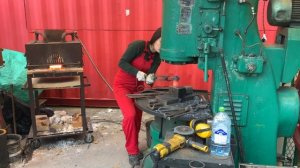 Выставка Клинок осень 2025 - фирма УРМ Аника (мастер класс по ковке топоров)