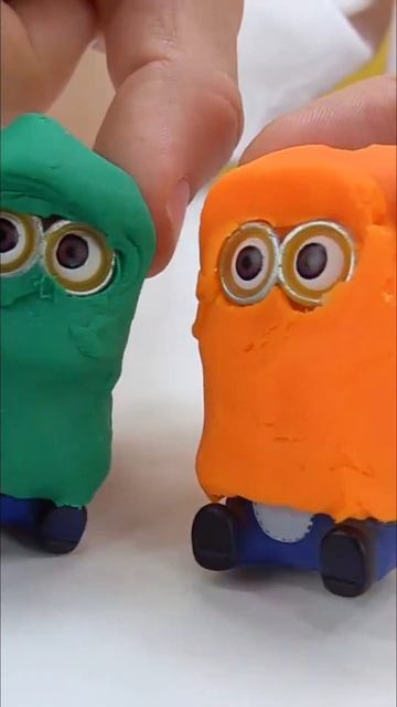 Вот это краски! Миньоны устроили цветной взрыв! 💥 #миньоны #шортс #длядетей смотреть онлайн