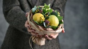 Круглая «Фирменная» упаковка. Фруктовый букет