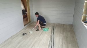 Укладка линолеума и плинтуса