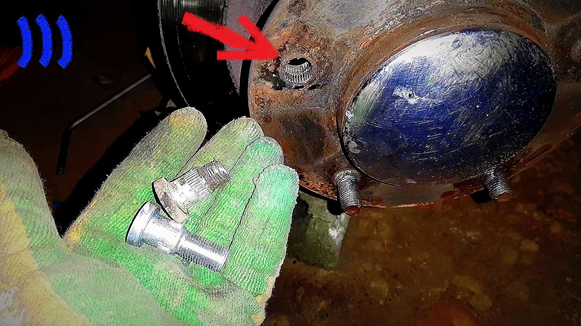 Пришлось менять шпильку не снимая тормозной диск на ШЕВРОЛЕ НИВЕ, НИВЕ ТРЕВЕЛ из-за колёсной гайки