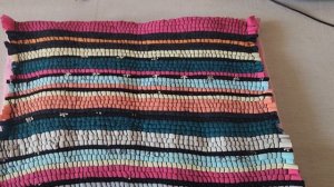 Сидушка на стул из текстильного мусора и старых вещей