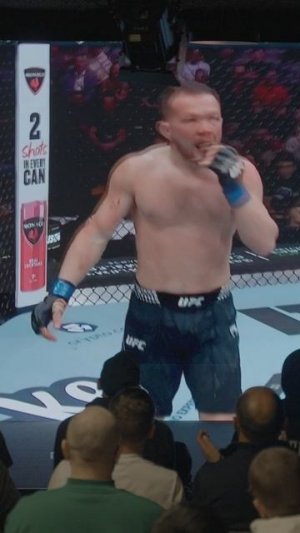 Россиянин Пётр Ян стал новым чемпионом UFC в легчайшем весе
