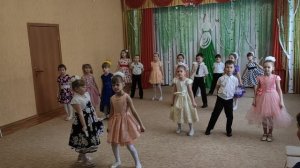 Танец «Здравствуйте, мамы планеты Земля