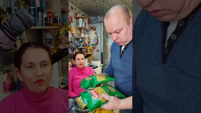 Дневной эфир от 7.12.25 Встречаем гостей - нашу подписчицу и давнего друга Людмилу. #Распаковка смотреть онлайн