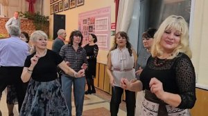 У крыльца высокого... 07.12.25...