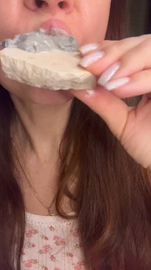 АСМР хруст мокрым мелом Акбулак с соленой пастой