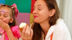 Майя и яркие яйца — учимся заботиться о себе и друзьях!