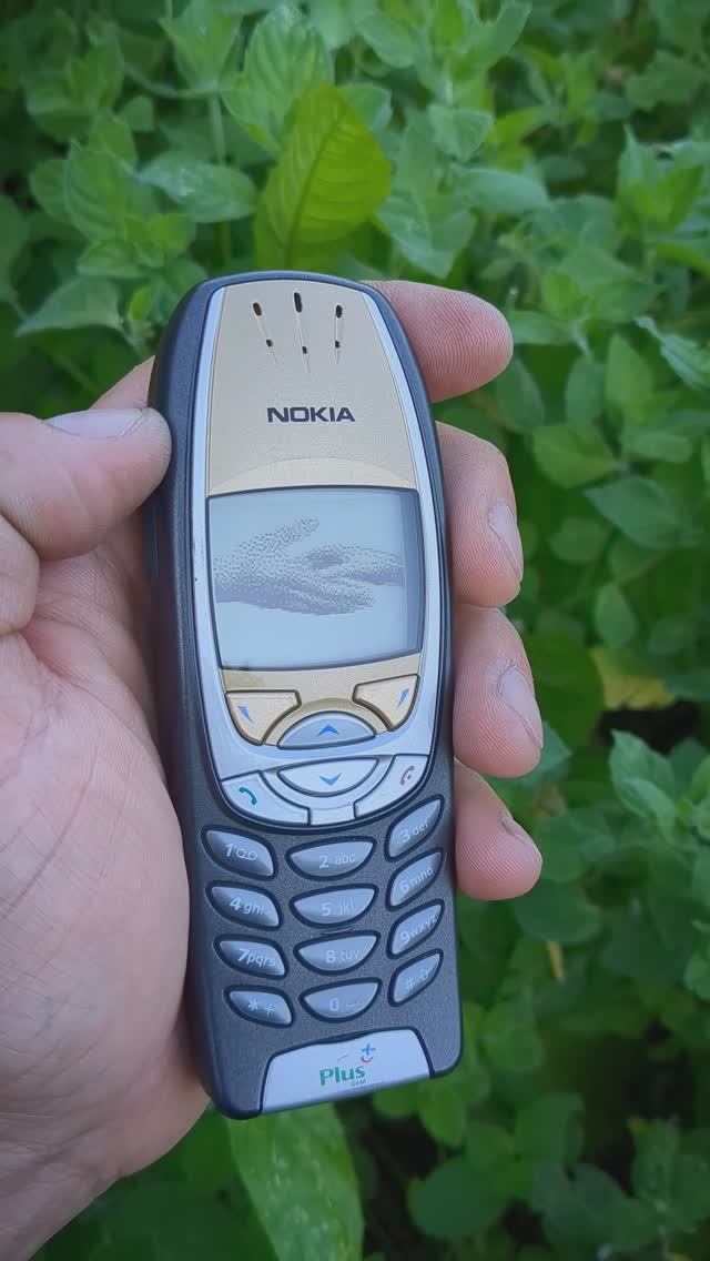 Nokia 6310i Частый гость в салонах автомобилей Mercedes смотреть онлайн