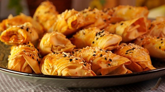 Получили название из-за форм, напоминающих раковины мидий. МИДЬЁ-БЁРЕКИ С КАРТОШКОЙ смотреть онлайн