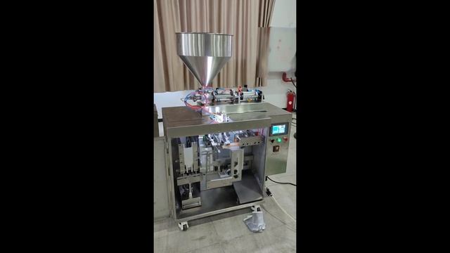 Мини дой-пак линия с поршневым дозатором HLDX-9018G для упаковки жидких продуктов смотреть онлайн