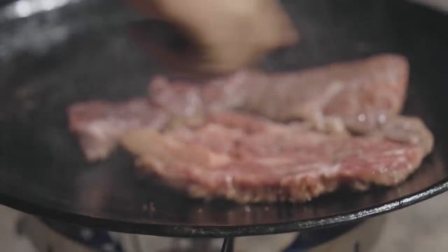 37℃ Кемпинг в одиночку в жару . Уютный отдых с собакой . Звук воды в долине ASMR смотреть онлайн