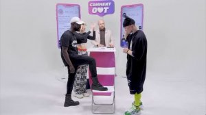 Niletto целует ботинок негру