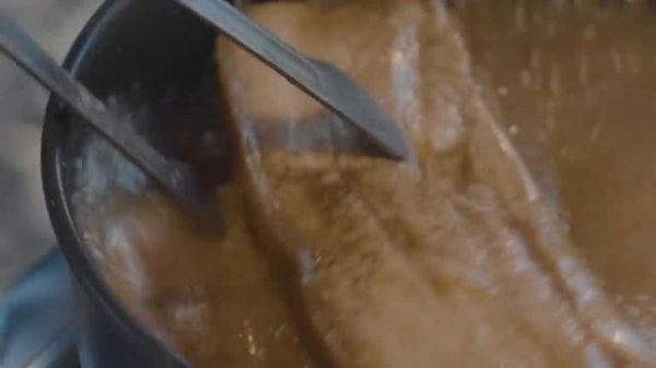 Одиночный кемпинг во время сильного дождя с моей собакой . Гром и молния . Уютный отдых в палатке