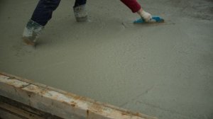 КП Eli: заливка правильной отмостки в Доме 270