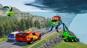 МОЛНИЯ и ПОЛИЦЕЙСКАЯ МАШИНА против ЗОМБИ МОНСТРОВ  – BeamNG.drive