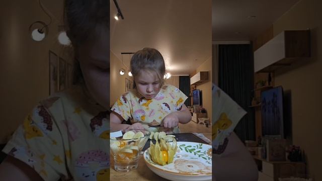 Готовим вместе❤️
Фруктовый салат на Новый Год🎄☃️❄️ смотреть онлайн