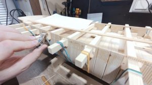 Домашняя работа, вклейка косяков пушечных портов. 2 часть