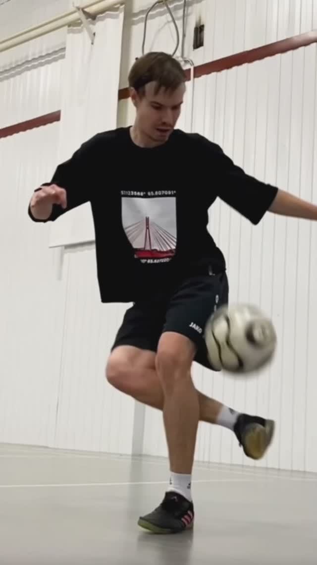 ФУТБОЛЬНЫЙ ФРИСТАЙЛ смотреть онлайн