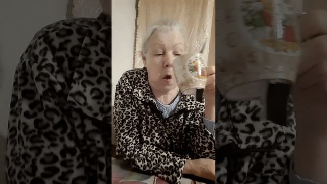 Утро. Собиралась в церковь ⛪ смотреть онлайн