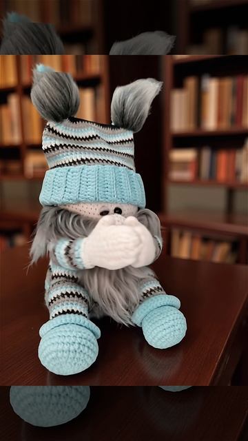 Гном хлопает в ладоши