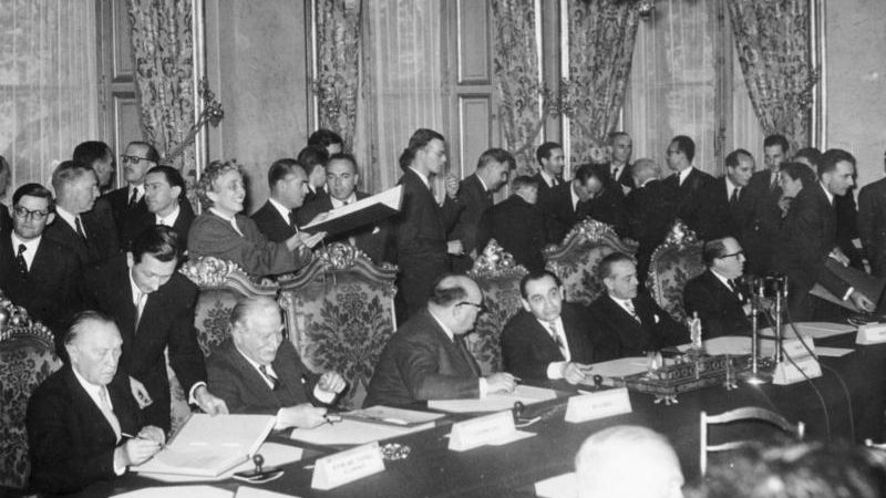 Отмена оккупационного режима в Федеративной Республике Германии (ФРГ). смотреть онлайн