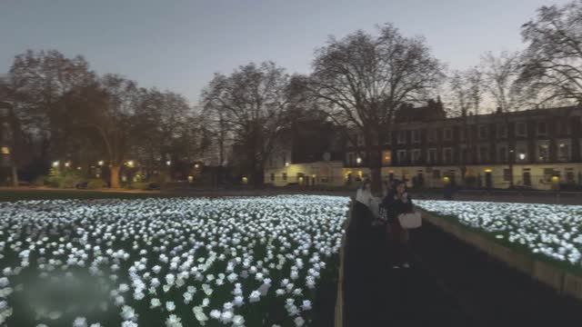 🇬🇧 Рождественские огни Лондона 2025 Роскошная рождественская пешая экскурсия по Челси, 4K смотреть онлайн