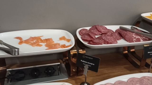 завтрак в отеле Высоцкий ,Екатеринбург , шведский стол ,декабрь 2025