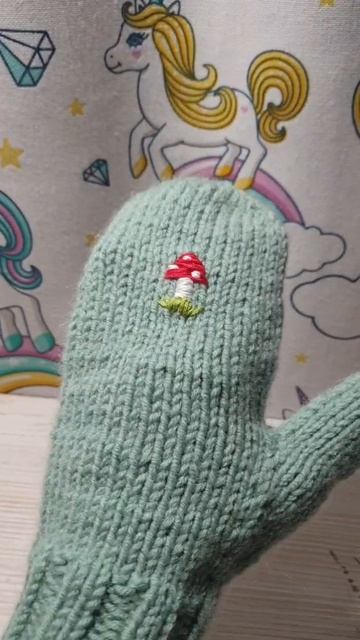 Варежки с вышивкой или вышивка на варежках 😁 смотреть онлайн