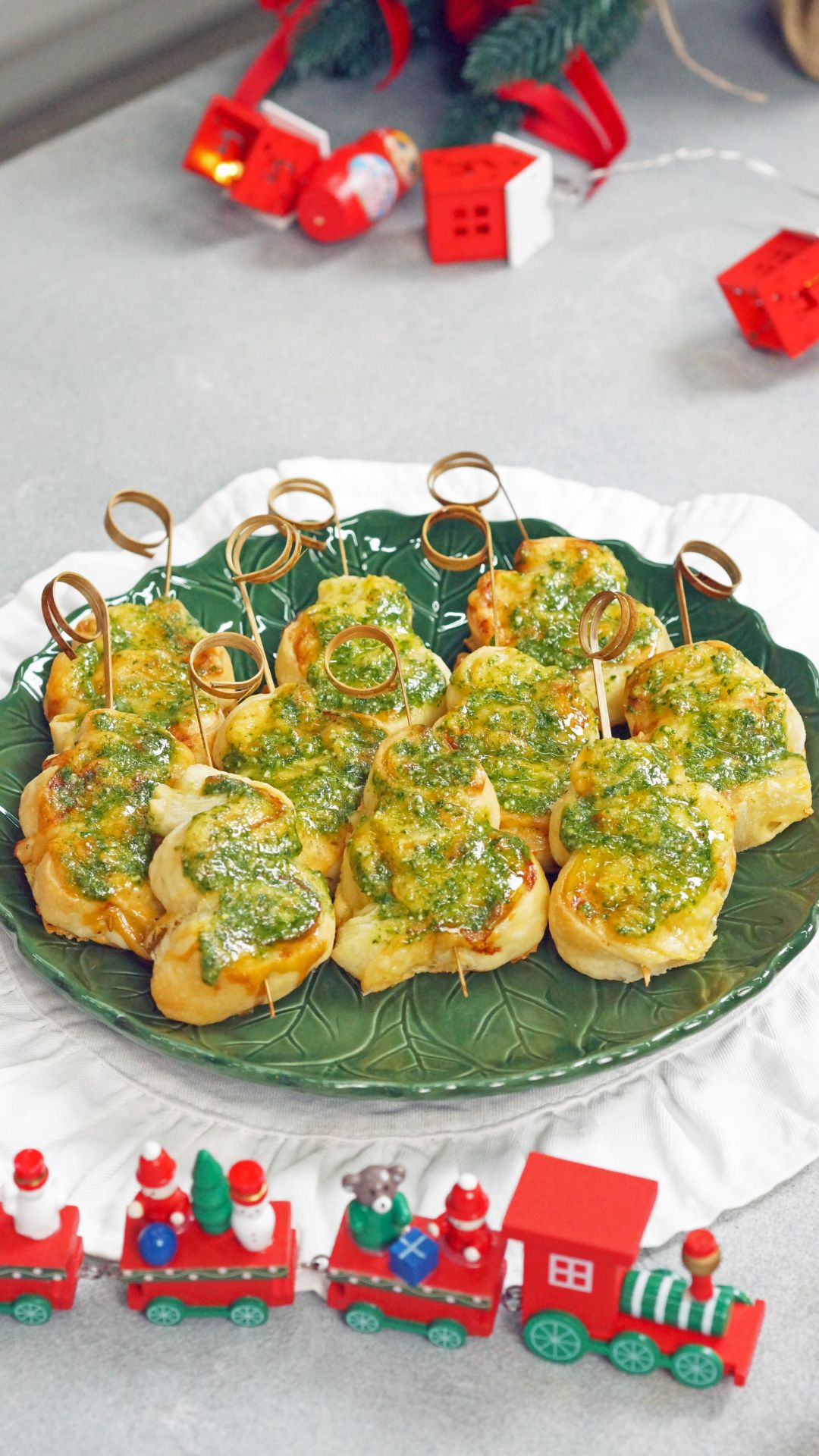 Елочки из слоеного теста смотреть онлайн