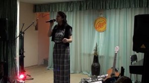 «Очарованные» («Сентябрь») стихи Светланы Астапчик, муз. Андрея Быкова, исполняет Светлана Астапчик.