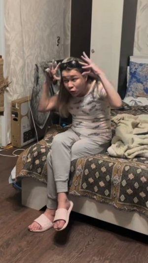 ЭМОЦИОНАЛЬНАЯ ИРИШКА ЧИКИ ПИКИ ПЫТАЕТСЯ ОБЪЯСНИТЬ ВАШЕ КАК НАДО КРАСИТЬСЯ