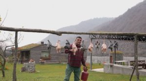 Приготовление хрустящей корочки KFC из целой черной курицы