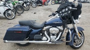Видеообзор Harley Davidson Street Glade FLHX 1690 2012