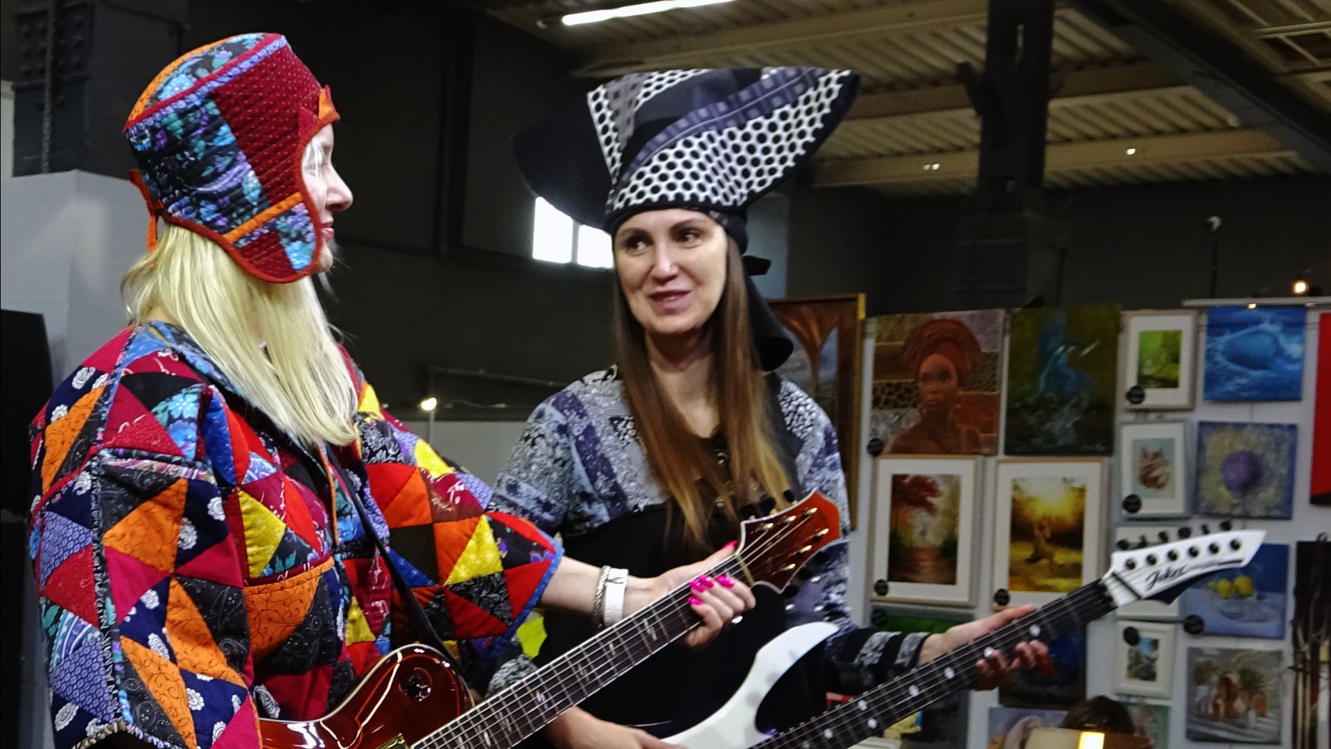 Студия дизайна "КРАСНЫЙ САРАФАН" И студия- мастерская "JOKER GUITARS" смотреть онлайн